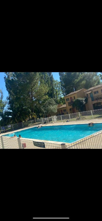 Appartement Village 7 En Residence De Vacances En Camargue Арль Экстерьер фото