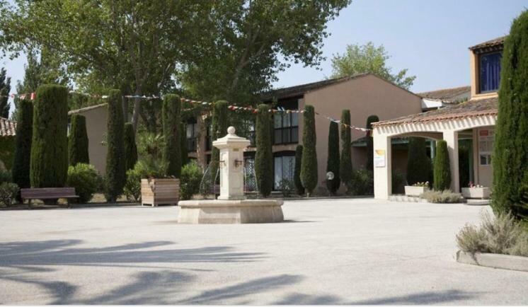 Appartement Village 7 En Residence De Vacances En Camargue Арль Экстерьер фото